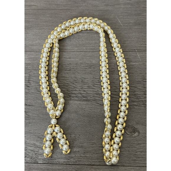 Lovely Faux Pearl Over The Head Necklace 16” - Picture 2 of 2